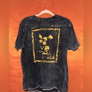 black twenty one pilots shirt